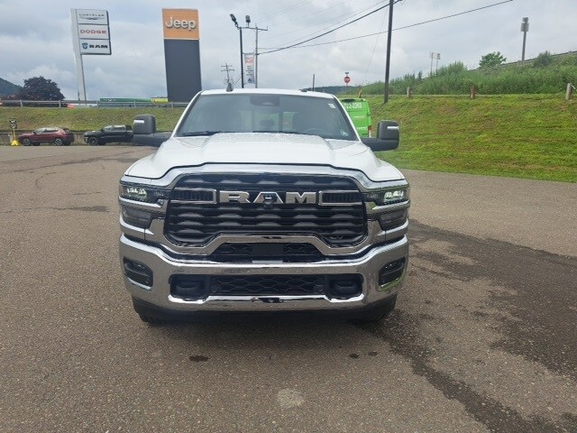 2025 Ram 2500 Tradesman photo 3