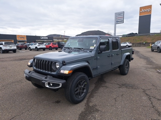 2026 Jeep Gladiator Sport S's photo
