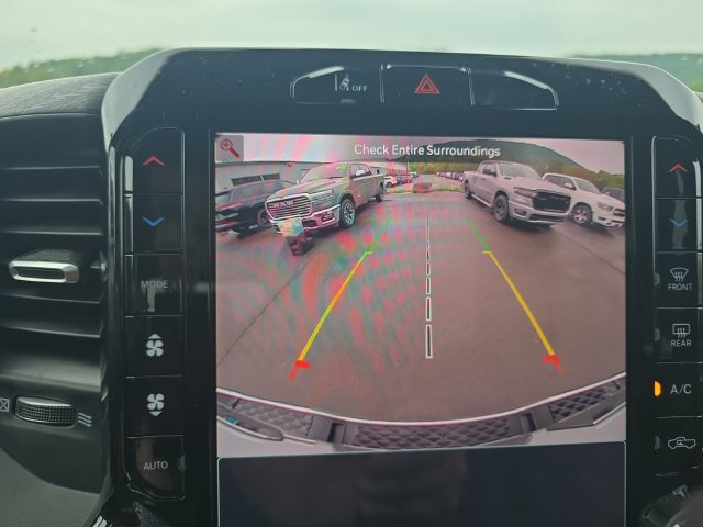Additional photo of vehicle.