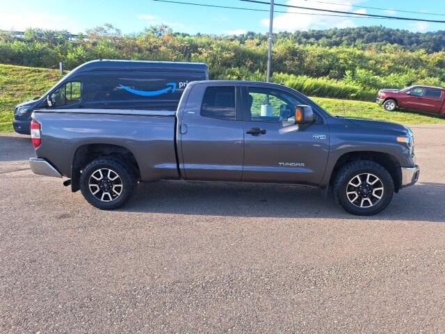 2018 Toyota Tundra SR5 photo 2