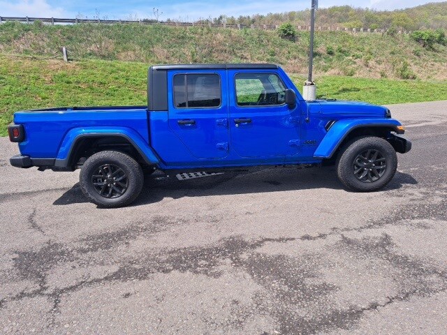 2023 Jeep Gladiator Sport S photo 3