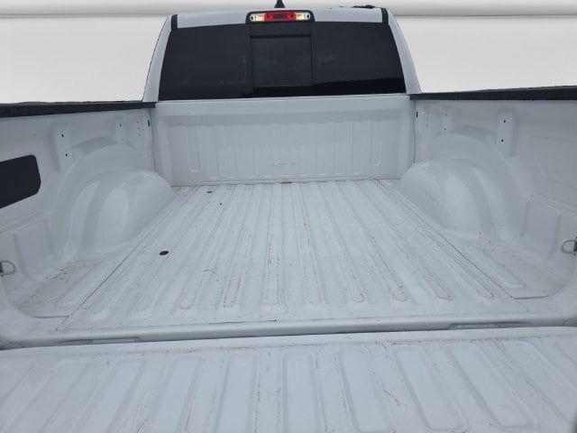 Additional photo of vehicle.