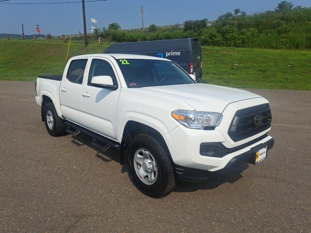 2022 Toyota Tacoma SR V6 photo 2