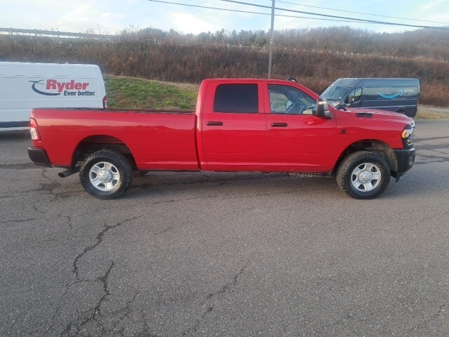 2023 Ram 3500 Tradesman photo 4