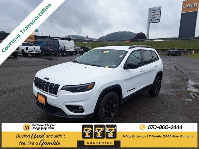 2023 Jeep Cherokee Altitude Lux's photo