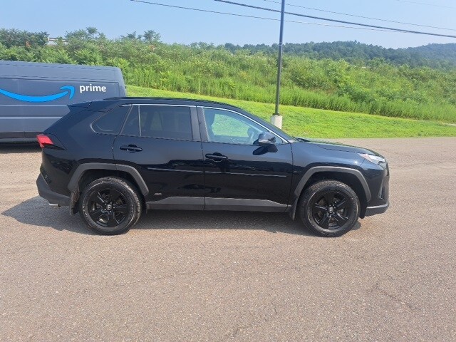 2024 Toyota RAV4 Hybrid XLE photo 4