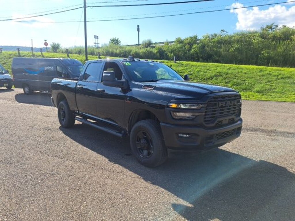 New 2026 Ram 3500 TRADESMAN CREW CAB 4X4 6'4 BOX Pickup