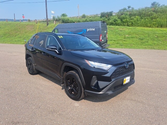 2024 Toyota RAV4 Hybrid XLE photo 2