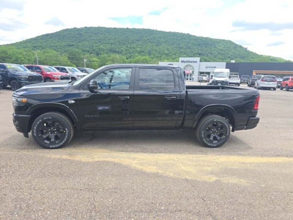 New 2026 Ram 1500 BIG HORN CREW CAB 4X4 5'7 BOX Pickup