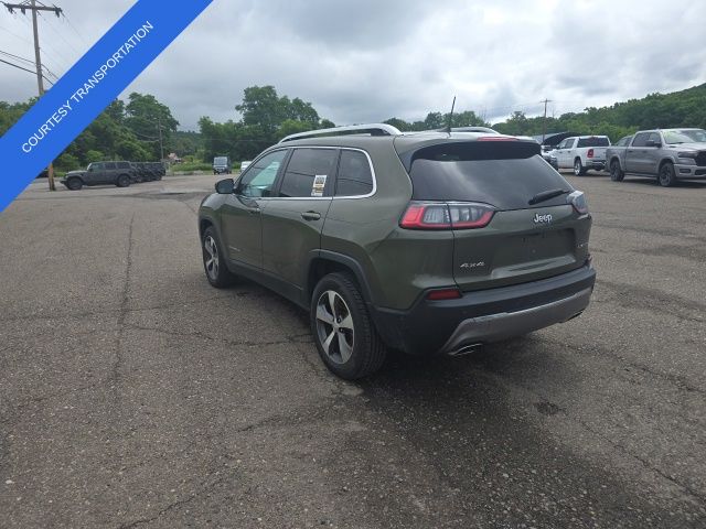 Additional photo of vehicle.