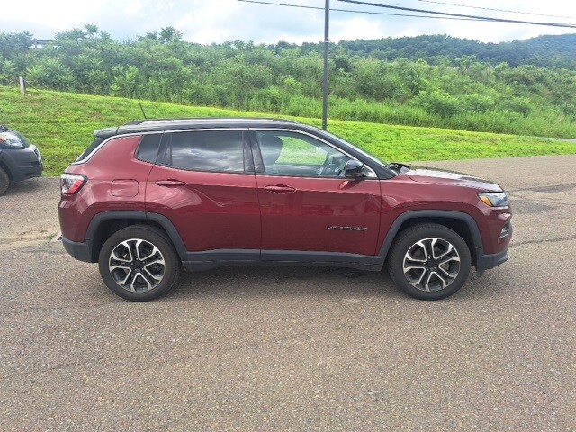 2022 Jeep Compass Limited photo 3
