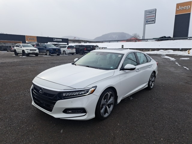 2018 Honda Accord Touring's photo