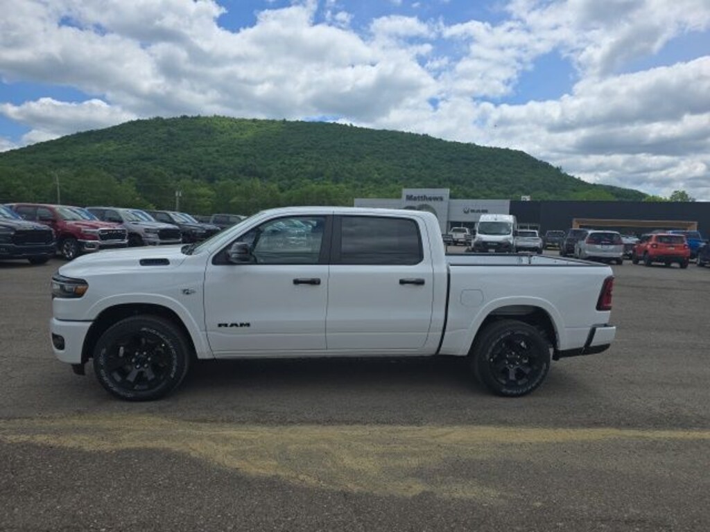New 2026 Ram 1500 BIG HORN CREW CAB 4X4 5'7 BOX Pickup