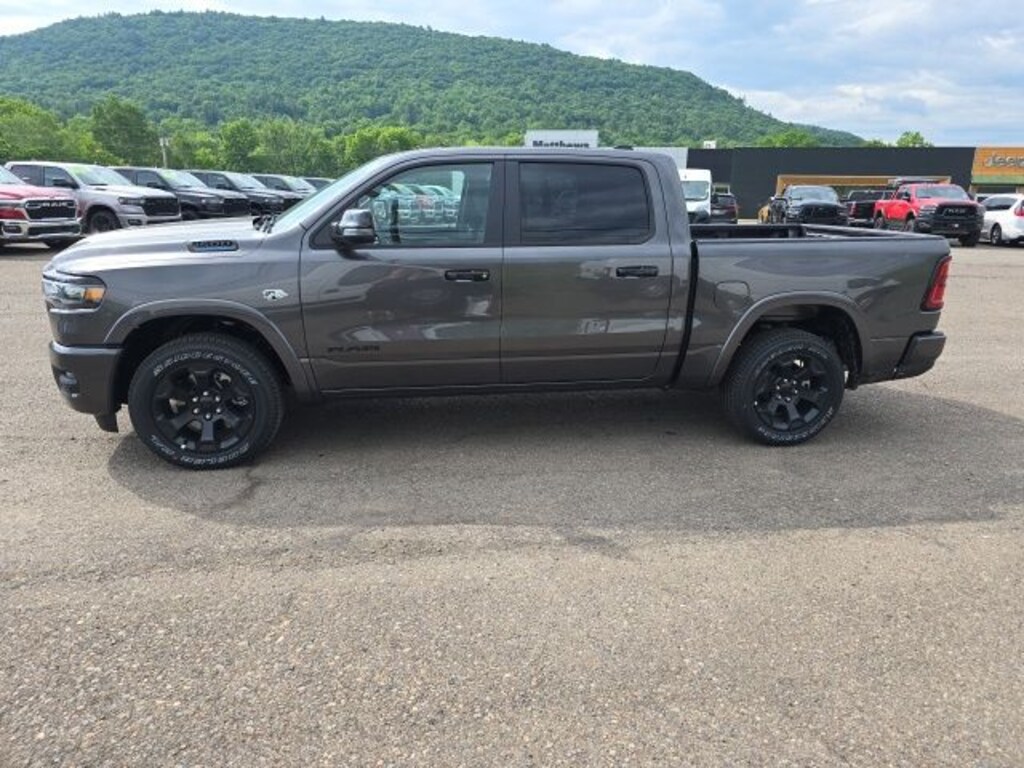 New 2026 Ram 1500 BIG HORN CREW CAB 4X4 5'7 BOX Pickup