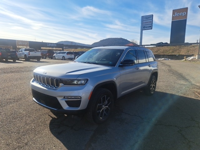 2025 Jeep Grand Cherokee Limited's photo