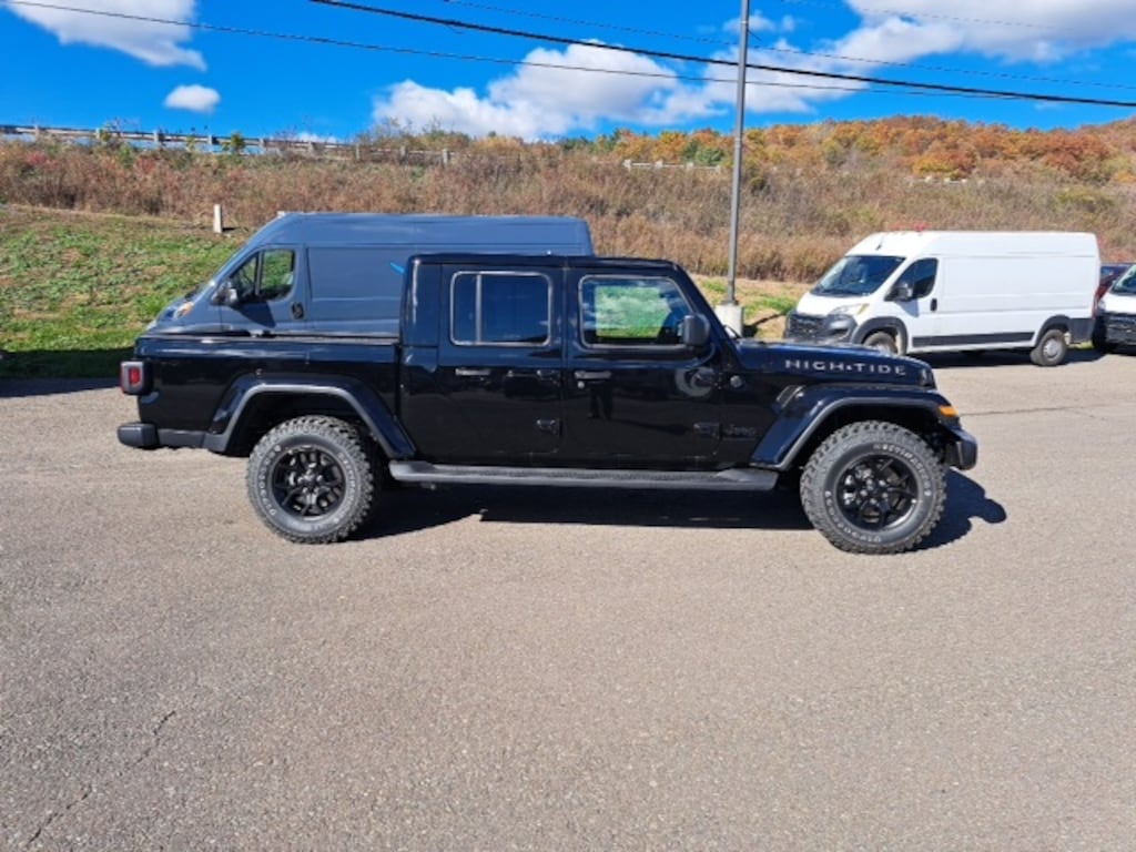 New 2025 Jeep Gladiator HIGH TIDE 4X4 Pickup