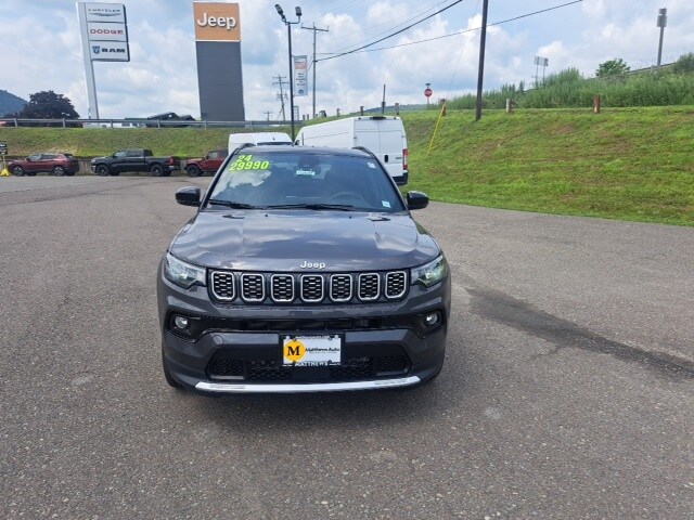 2024 Jeep Compass Limited photo 3