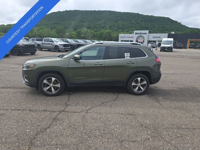 Additional photo of vehicle.