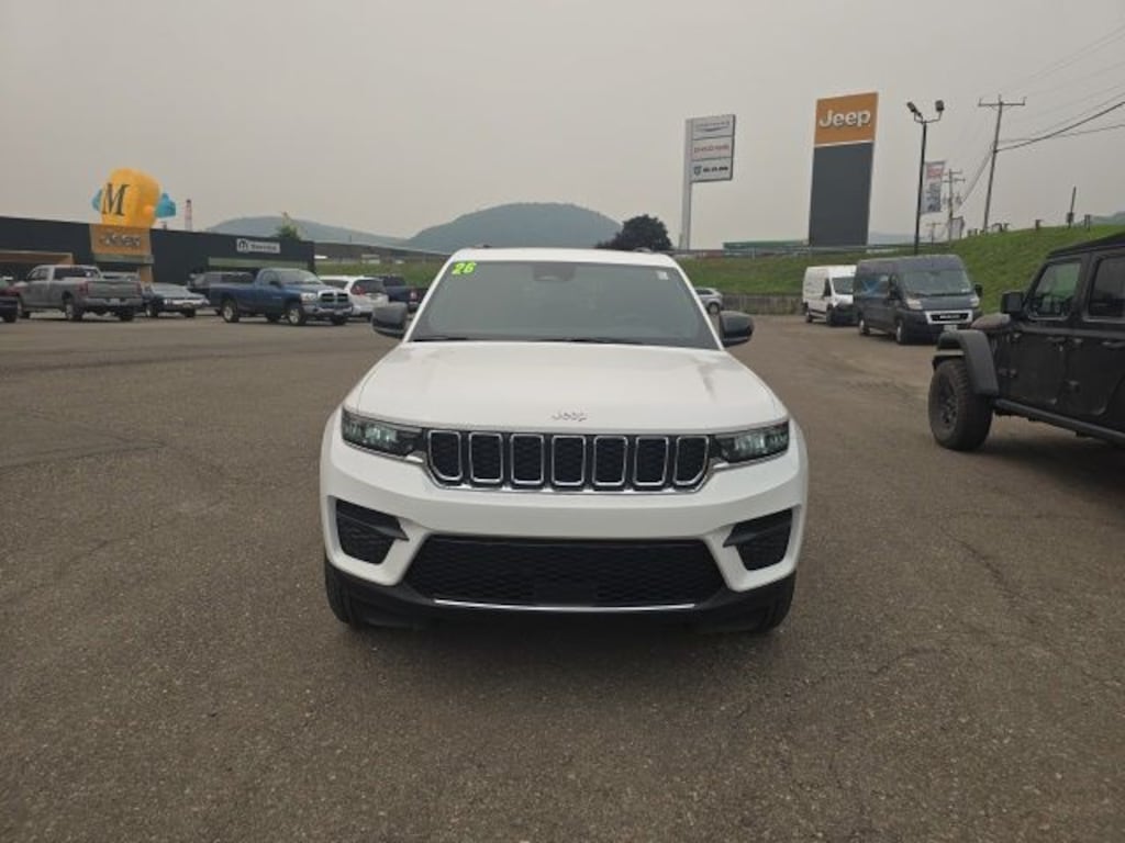 New 2026 Jeep Grand Cherokee LAREDO X 4X4 Sport Utility