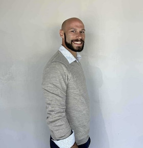 Staff member Ryan Thomas  from ID_44f4b74ee039