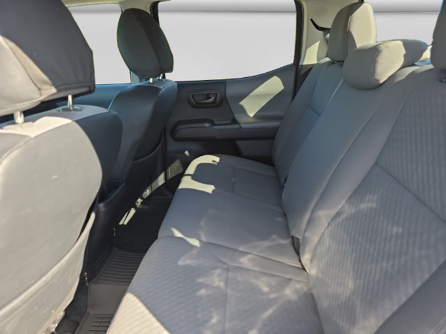 Additional photo of vehicle.