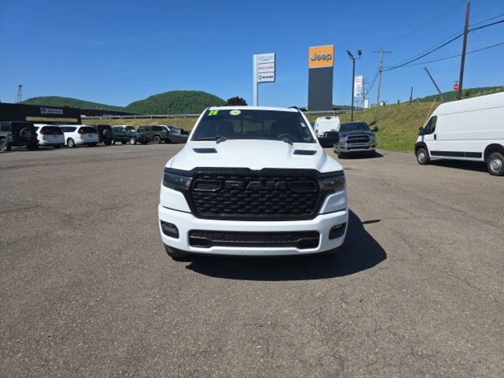 New 2026 Ram 1500 EXPRESS CREW CAB 4X4 5'7 BOX Pickup