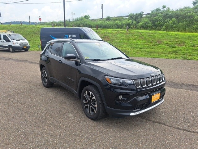 2022 Jeep Compass Limited photo 2
