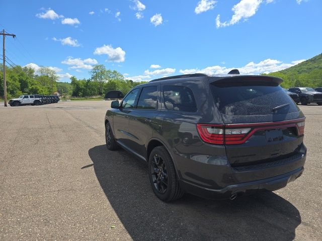 Additional photo of vehicle.