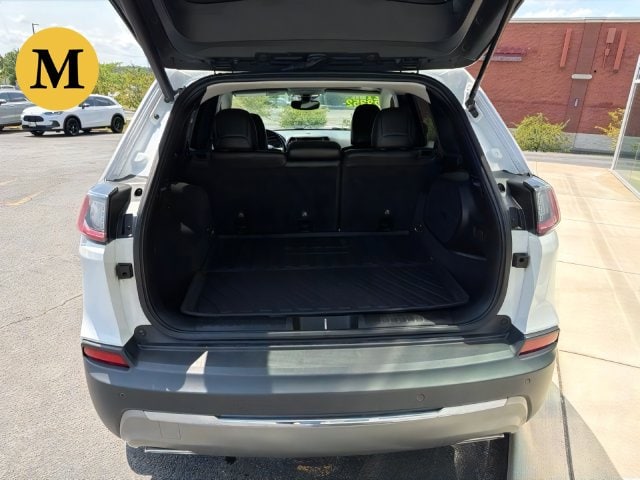 Additional photo of vehicle.