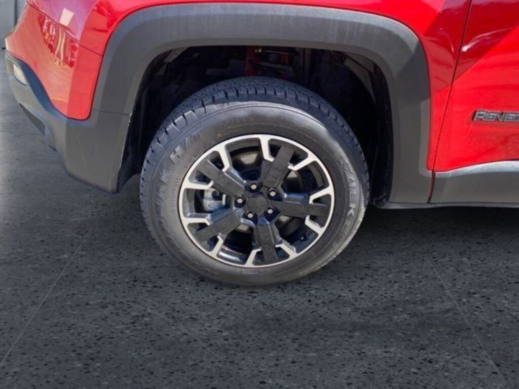 Used 2023 Jeep Renegade Latitude SUV