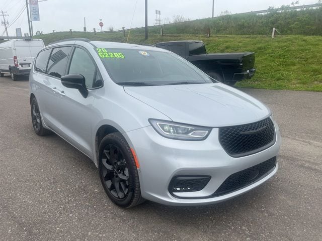 2026 Chrysler Pacifica Select - Photo 3