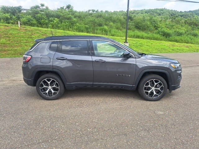 2024 Jeep Compass Limited photo 4