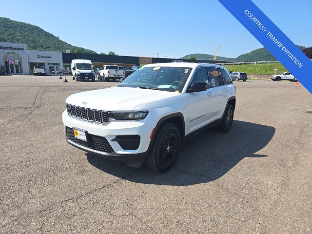 2023 Jeep Grand Cherokee Laredo SUV