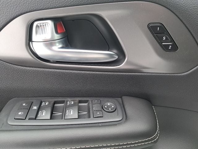 2026 Chrysler Pacifica Select - Photo 18
