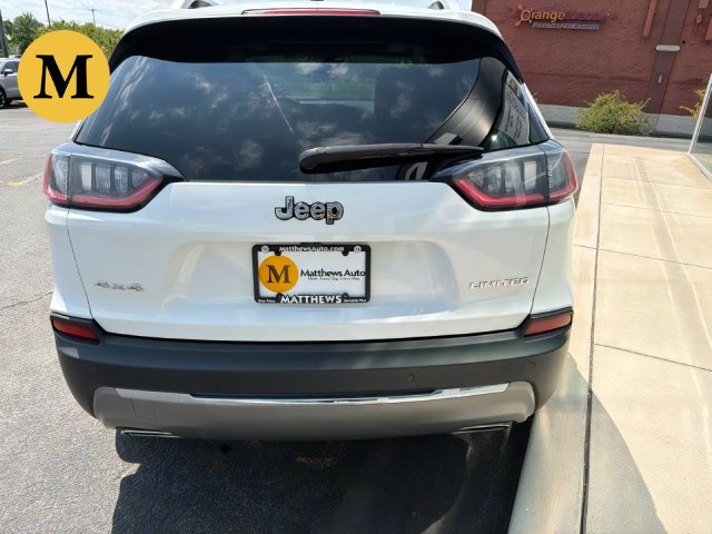 Additional photo of vehicle.