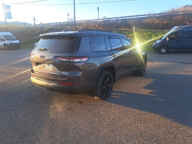 2023 Jeep Grand Cherokee Laredo photo 4