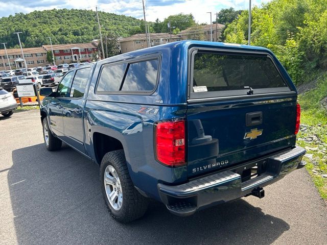 Additional photo of vehicle.