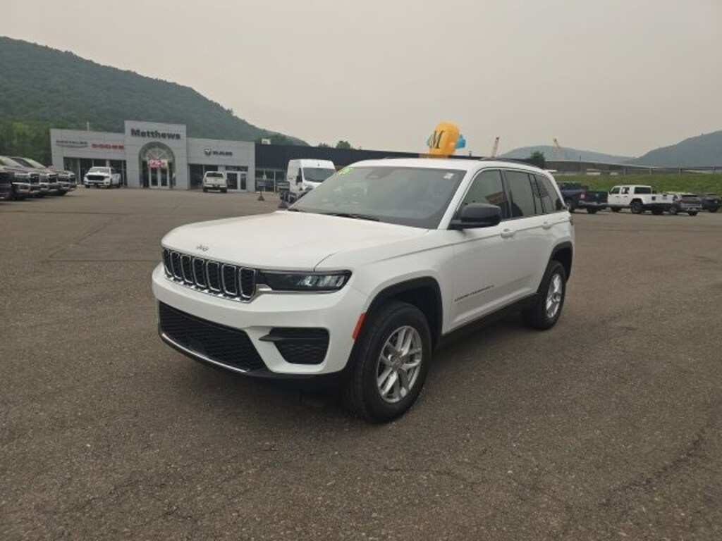 New 2026 Jeep Grand Cherokee LAREDO X 4X4 Sport Utility
