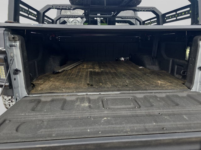 Additional photo of vehicle.
