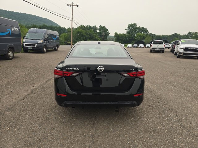 Additional photo of vehicle.