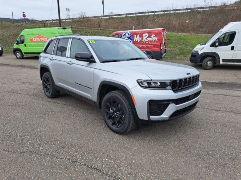 New 2026 Jeep Grand Cherokee LAREDO ALTITUDE 4X4 Sport Utility