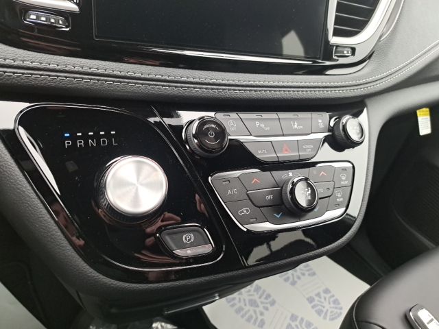 2026 Chrysler Pacifica Select - Photo 24