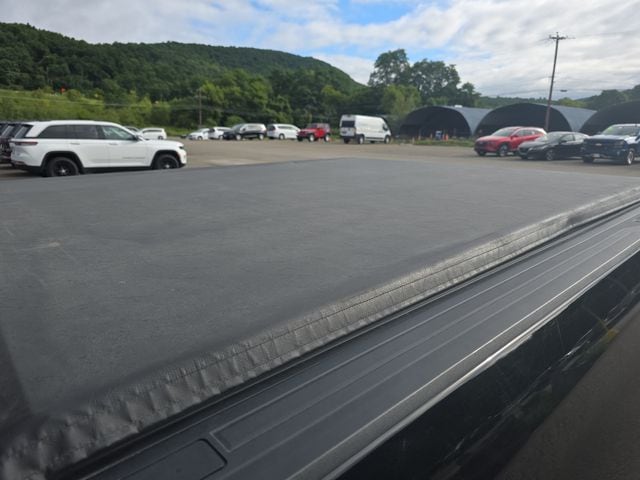Additional photo of vehicle.