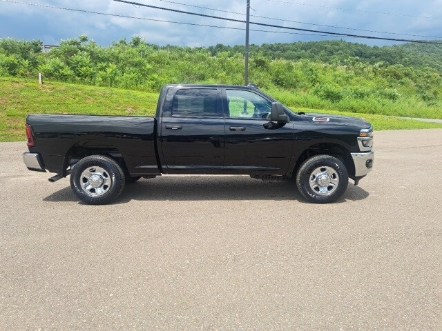 2025 Ram 2500 Tradesman photo 4