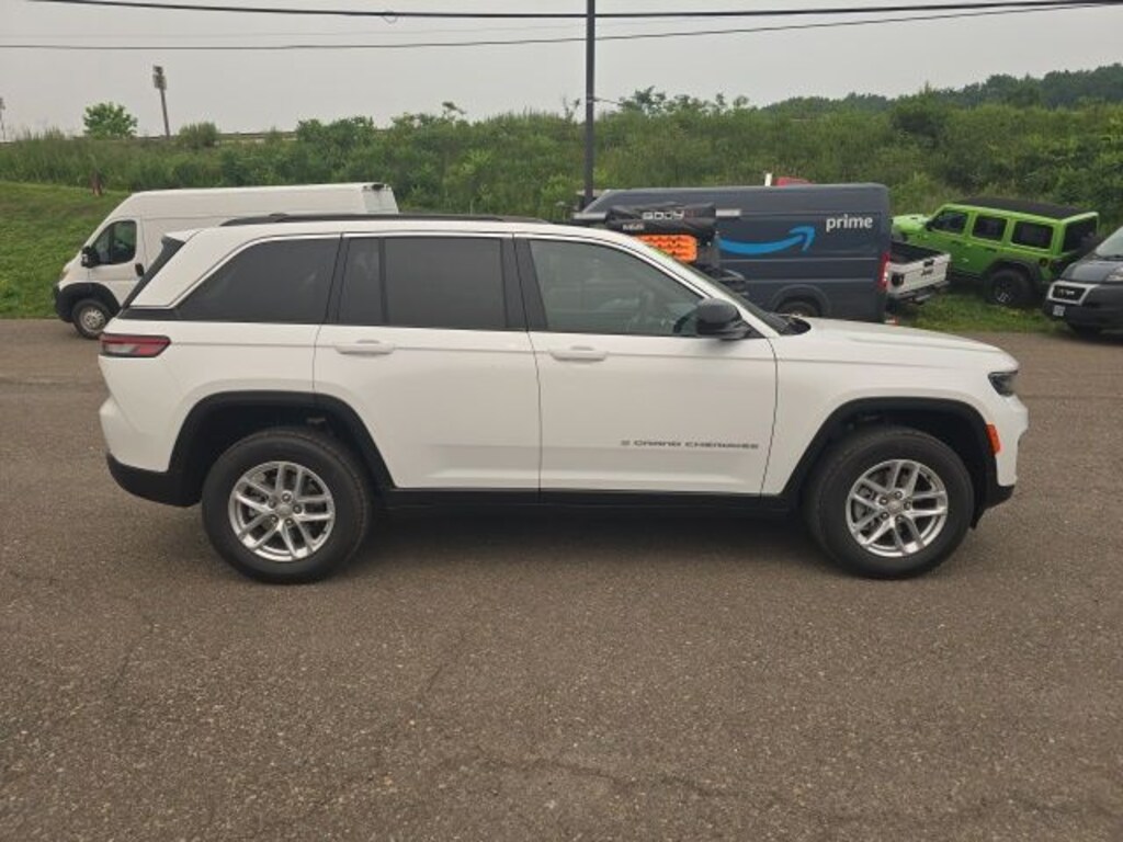 New 2026 Jeep Grand Cherokee LAREDO X 4X4 Sport Utility