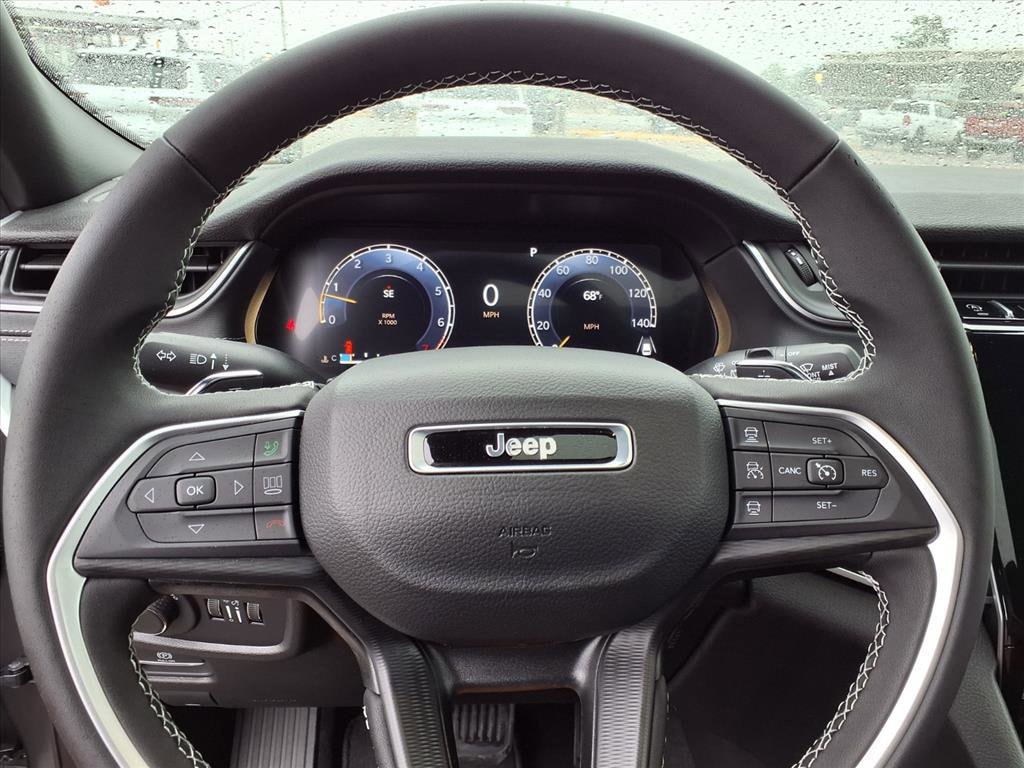 2025 Jeep Grand Cherokee Laredo X photo 3