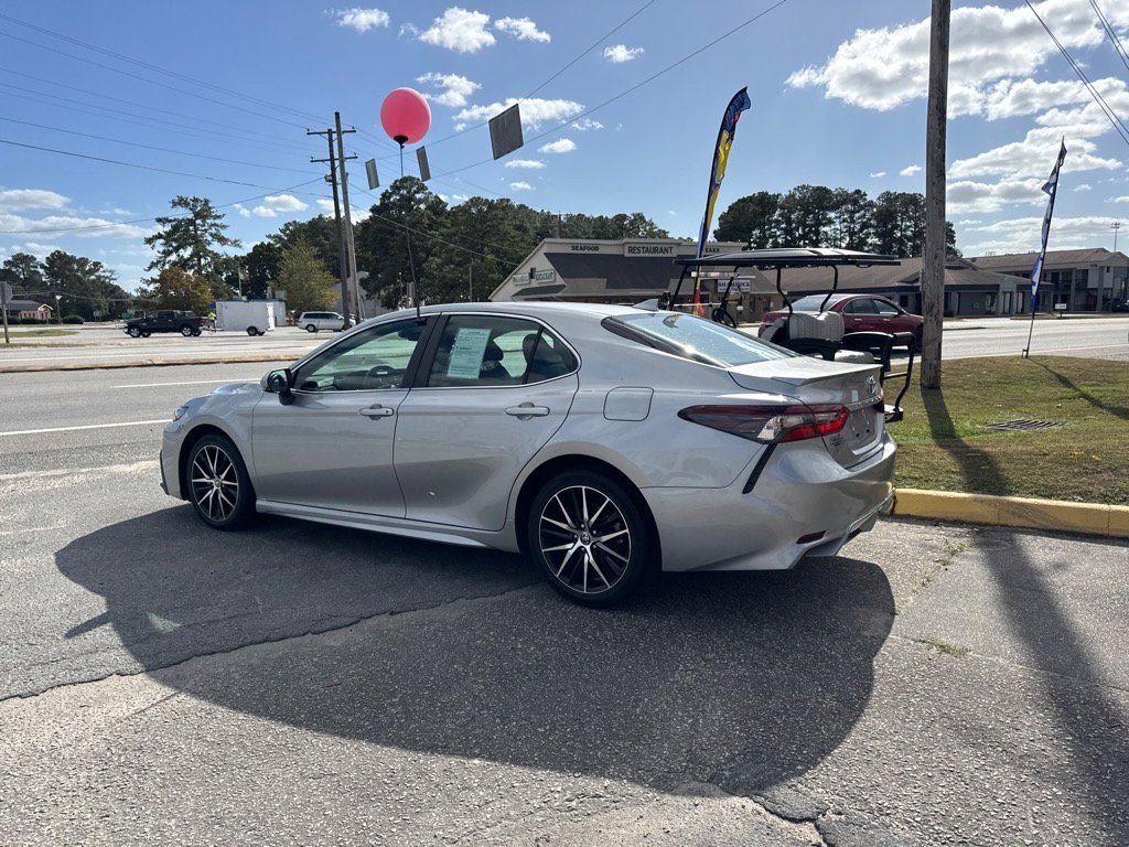 2023 Toyota Camry SE photo 3