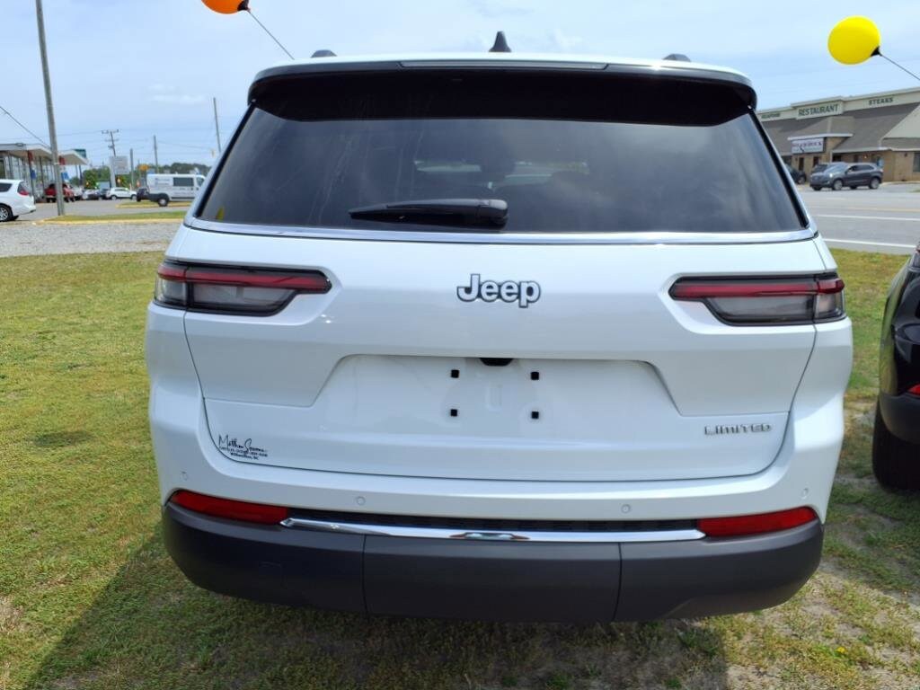 2025 Jeep Grand Cherokee Limited photo 2