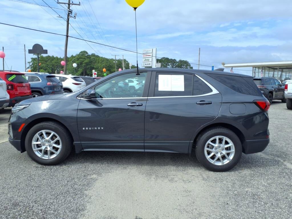 2022 Chevrolet Equinox LT photo 3