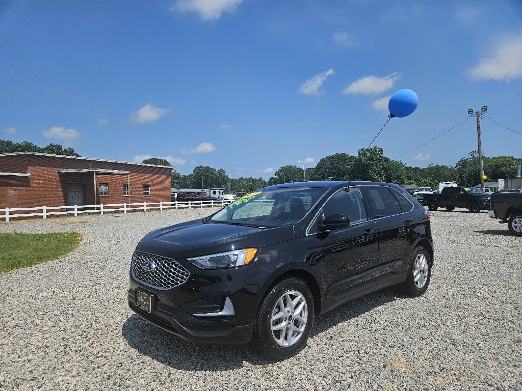2023 Ford Edge SEL photo 2